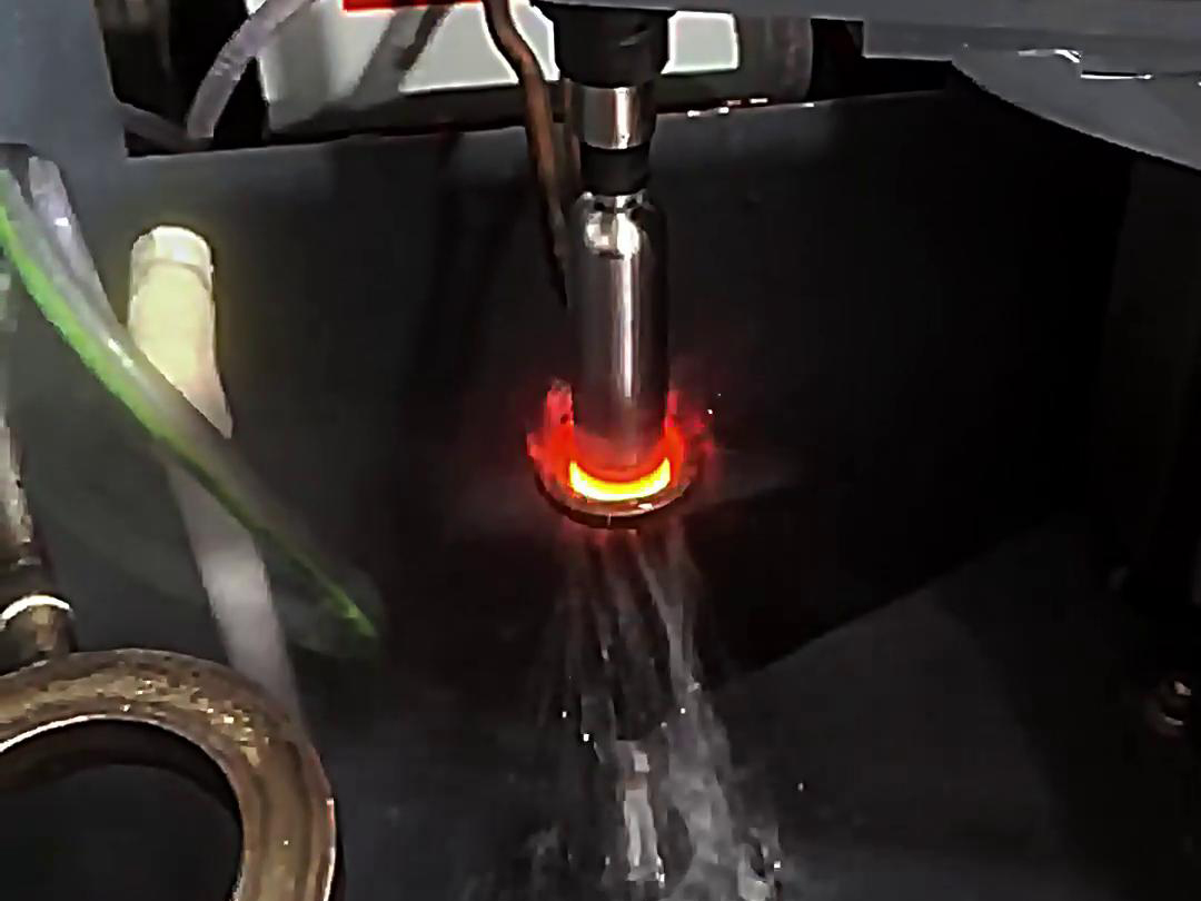 海拓超高頻淬火機(jī)床：精密零件熱處理的變革者