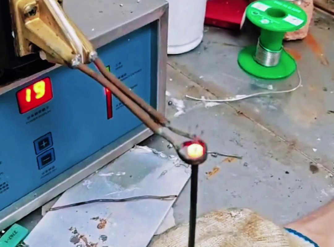 超高頻加熱機(jī)：熱流管玻璃封口的高效保障