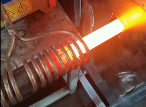 海拓高頻感應(yīng)加熱設(shè)備在銅管和鐵棒加熱退火中的表現(xiàn)