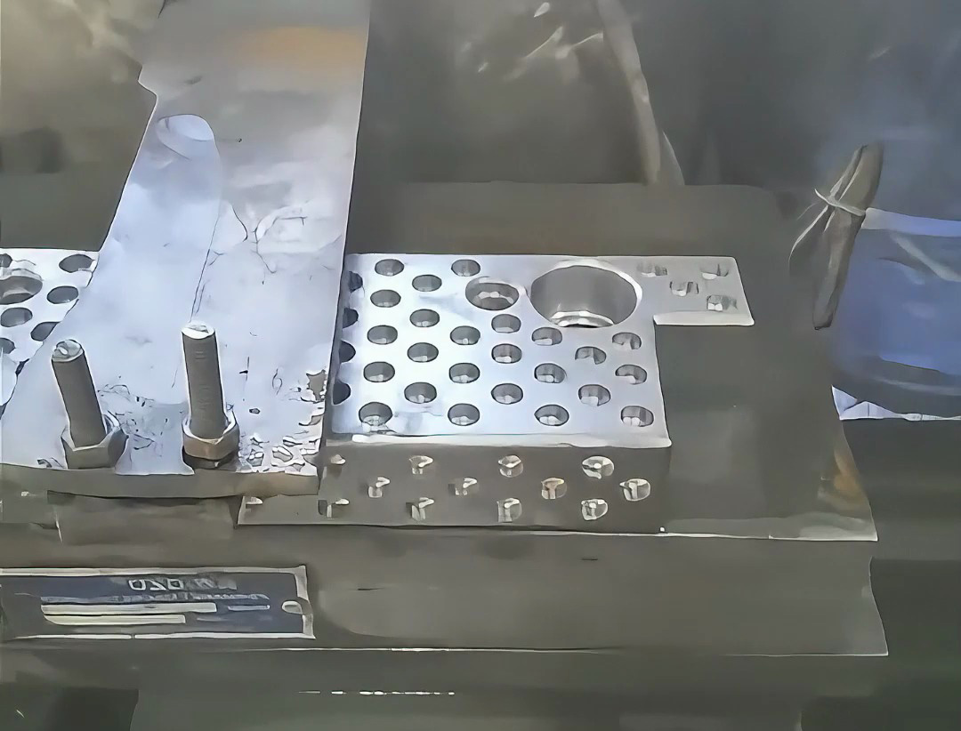 高頻淬火熱處理：模具滑塊表面強(qiáng)化的 “硬核技術(shù)”，壓鑄 / 沖壓模具通用，壽命提升 3 倍以上