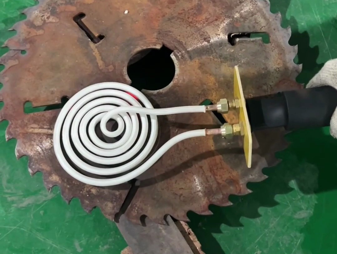 平面加熱靈活之選：海拓手持式感應(yīng)加熱設(shè)備