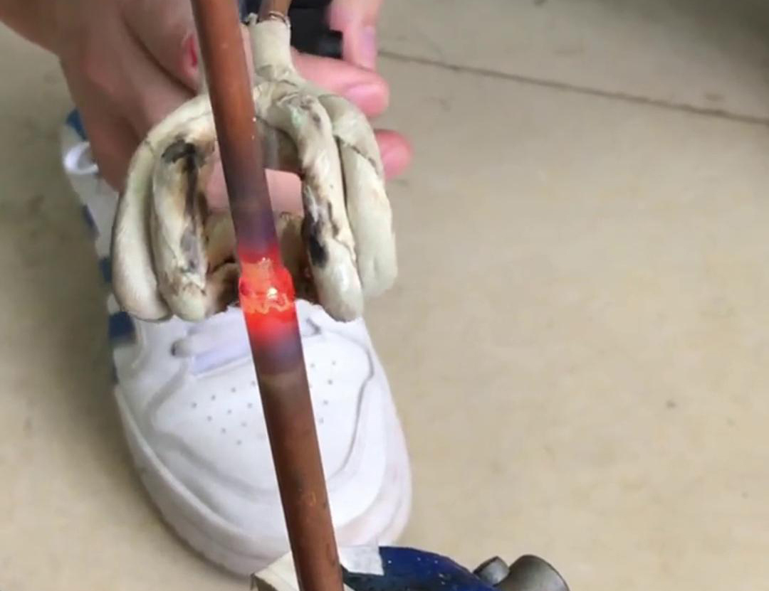 手持式高頻焊接設(shè)備，4-16銅管焊接，2秒焊接完成，代替火焰焊接，安全省時(shí)省人工