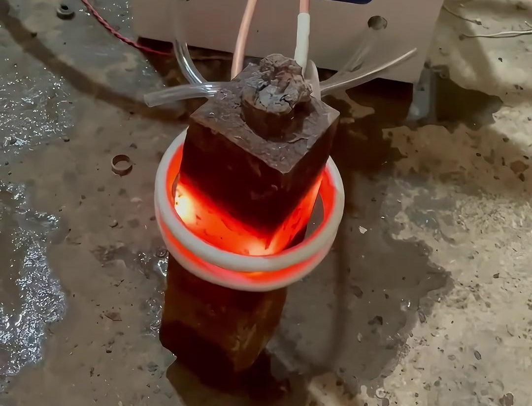 超音頻感應加熱設備，具有加熱均勻、熱效率高、操作簡便等特點