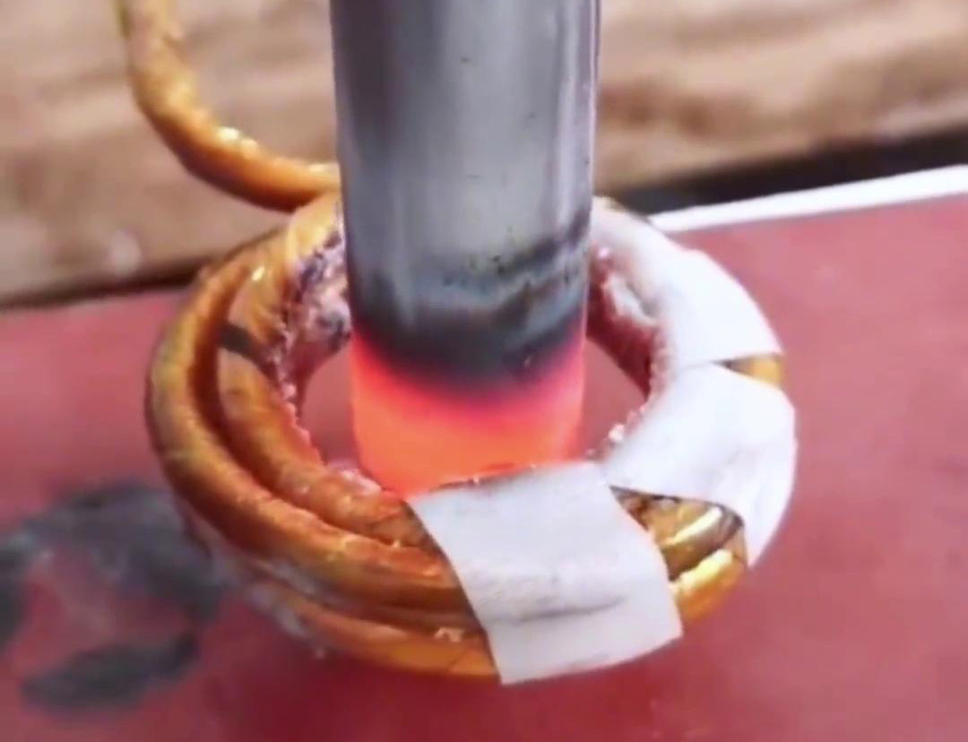 高頻焊機可以適應不同規格和材質的不銹鋼管焊接