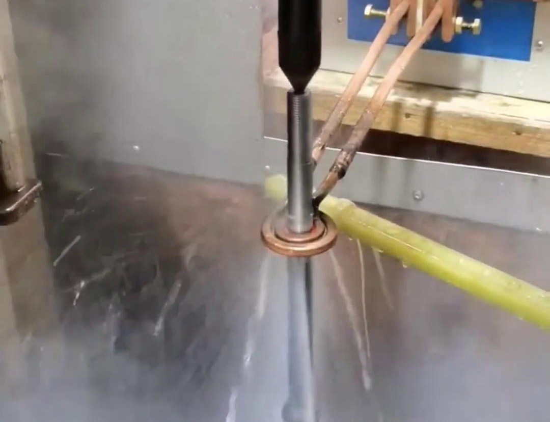 數控自動化高頻淬火機床，適合各類軸，齒輪淬火熱處理使用