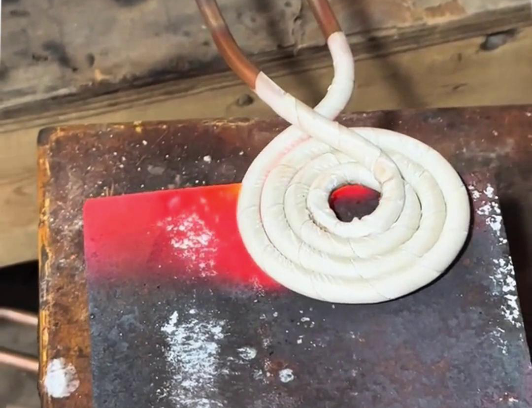 高頻機平面加熱主要用于焊接、淬火、回火、退火等工藝過程