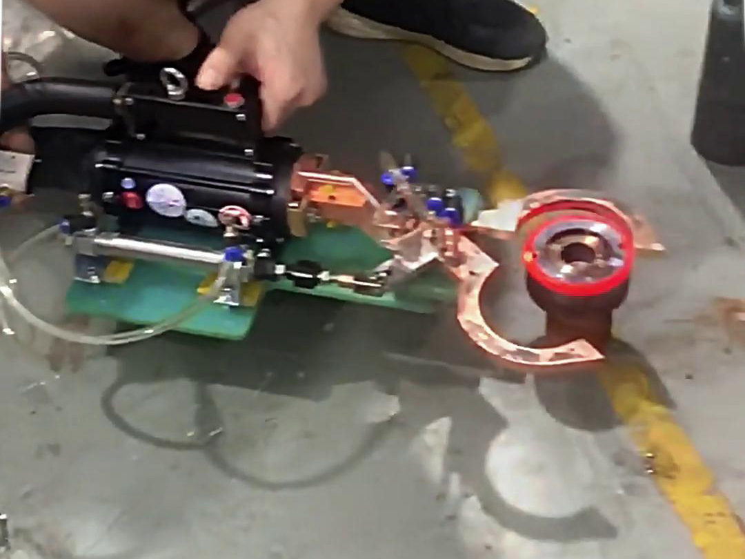 手持式高頻加熱機,配合這個開合式的感應加熱線圈加熱實在太強了