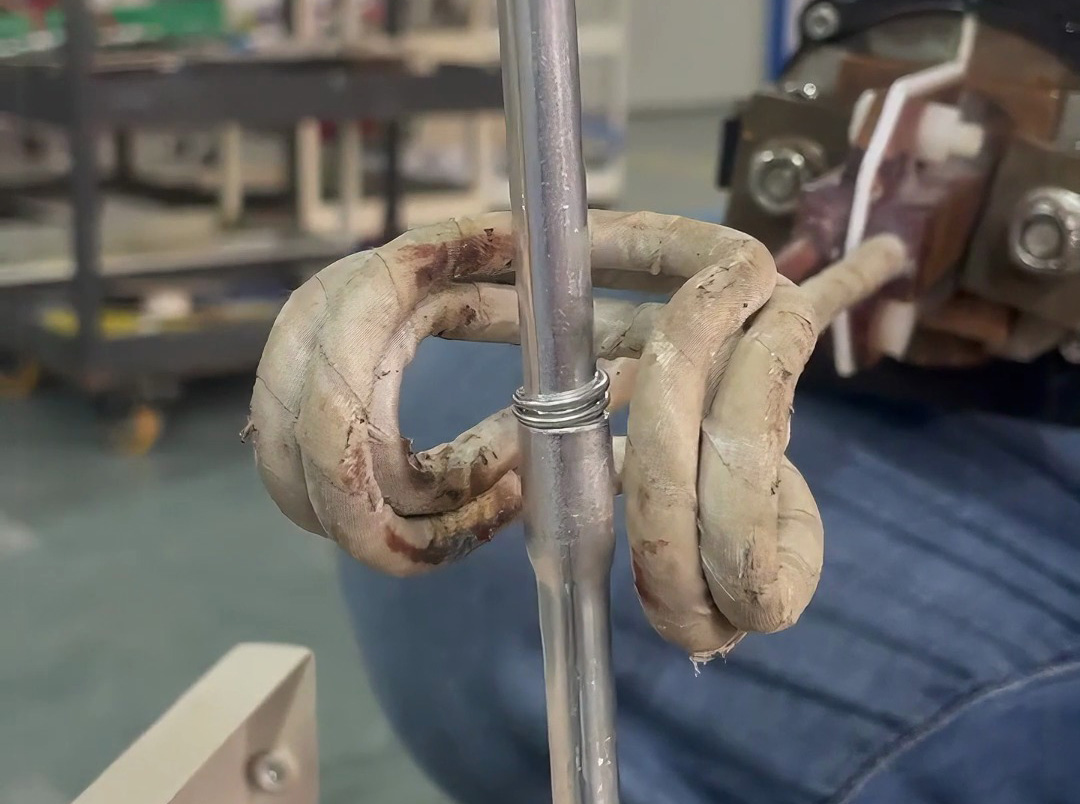 標(biāo)準(zhǔn)件鋁管焊接可以用火焰焊接方法,也可以使用手持式高頻焊機(jī)焊接