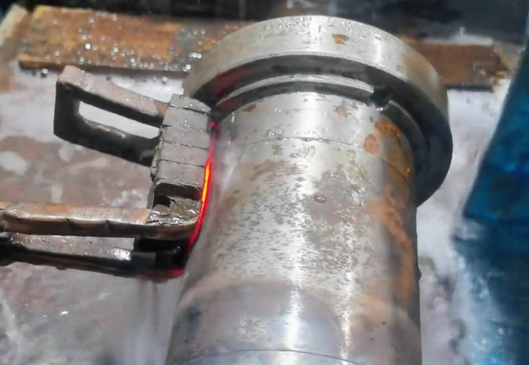 金屬在高溫下瞬間冷卻會(huì)發(fā)生什么？電機(jī)軸工業(yè)高頻淬火實(shí)拍