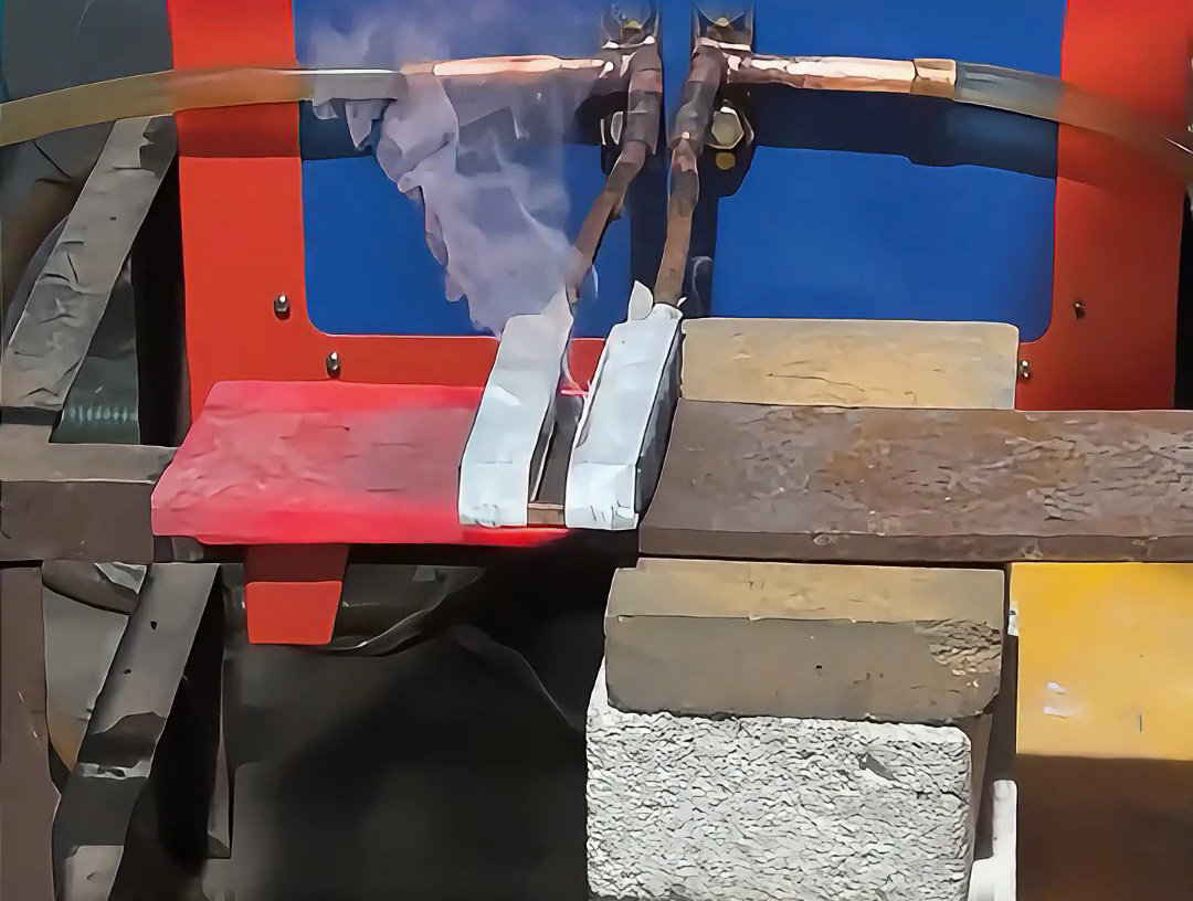 幾秒加熱6毫米鋼板！鋼板瞬間變紅！超音頻感應加熱機效率驚人