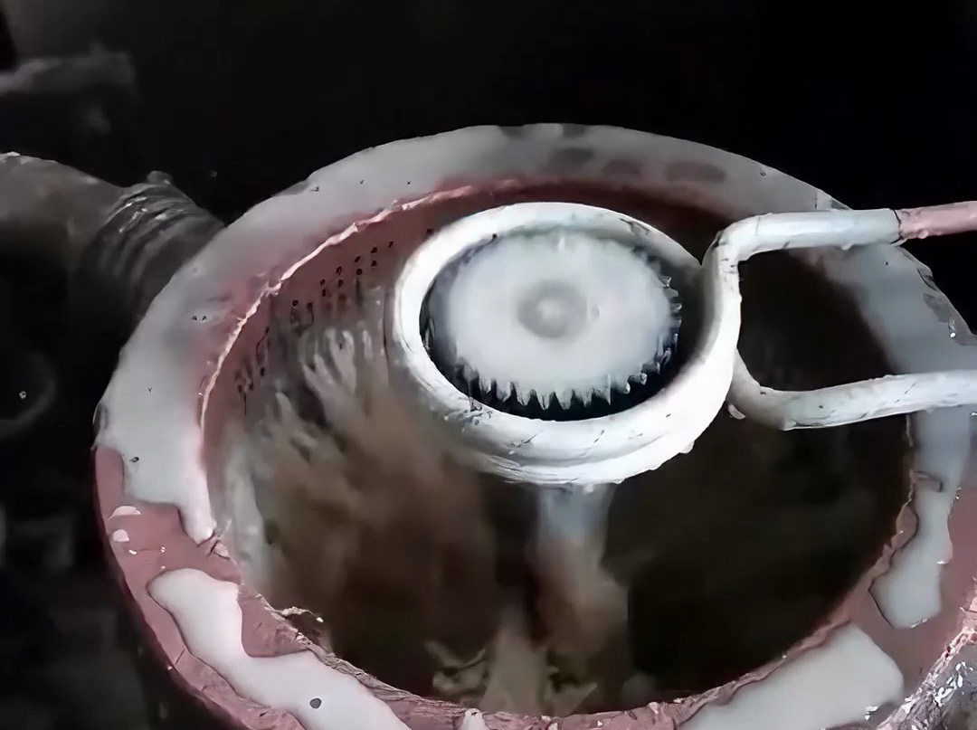 半自動高頻齒輪淬火工藝，操作簡單效率高！