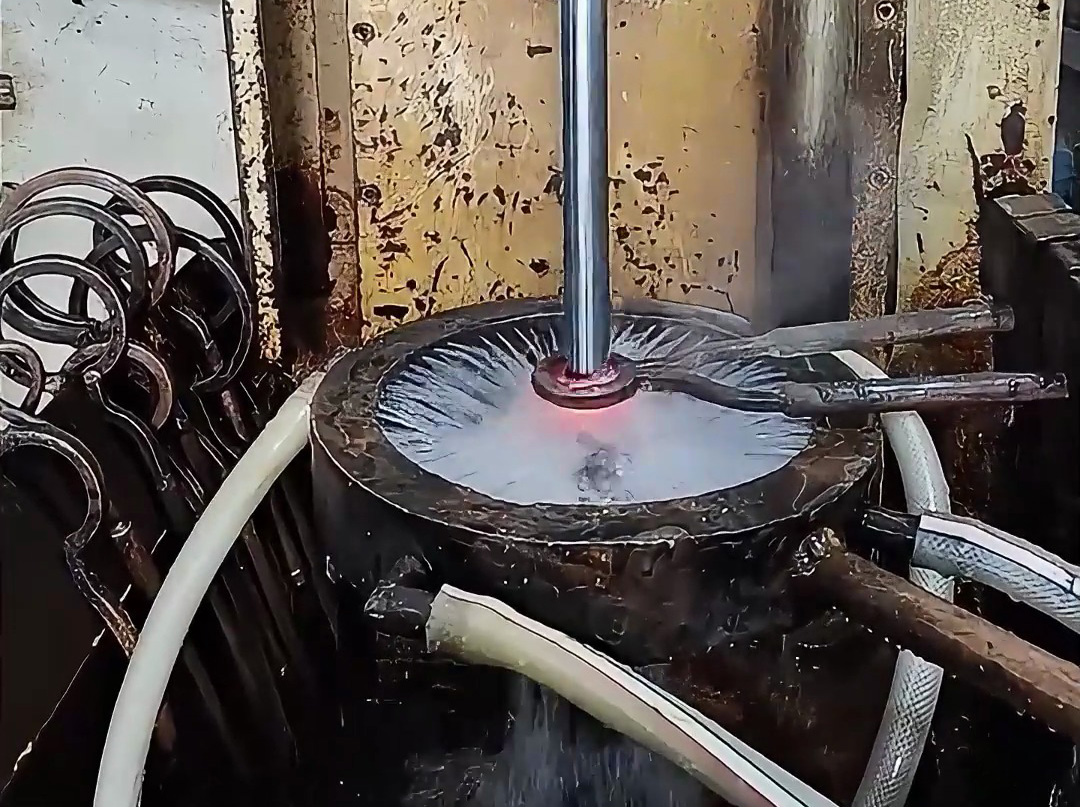 數(shù)控淬火機(jī)床：現(xiàn)代工業(yè)的核心設(shè)備原來長這樣！