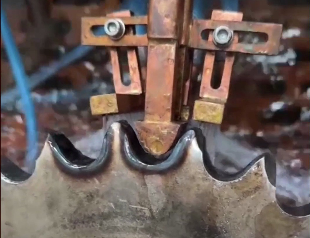 在齒輪加工領(lǐng)域，單齒高頻淬火是一項關(guān)鍵技術(shù)