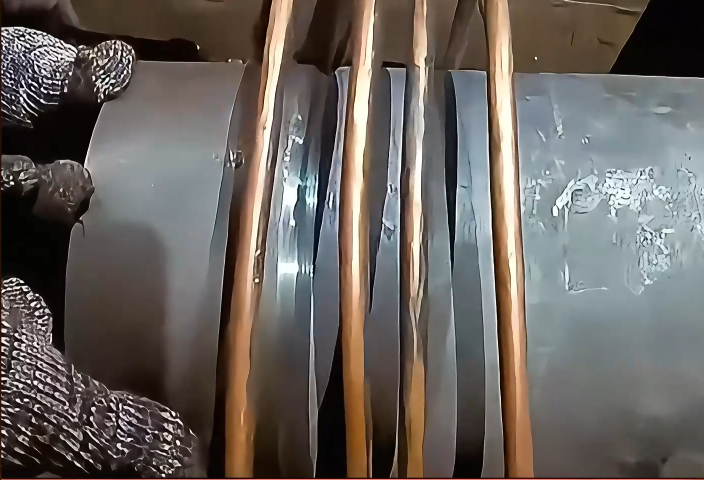 揭秘軋輥熱裝配全過程！超音頻感應加熱設備震撼展現